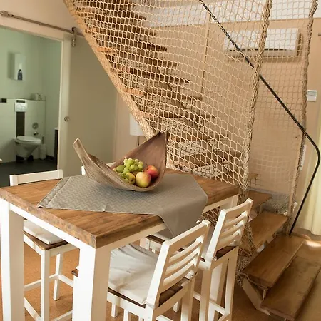 Seeland 山林小屋 *